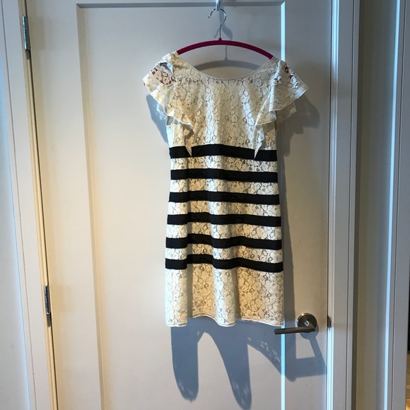 BCBG maxazria Renata lace dress sz6 - Picture 3 of 5